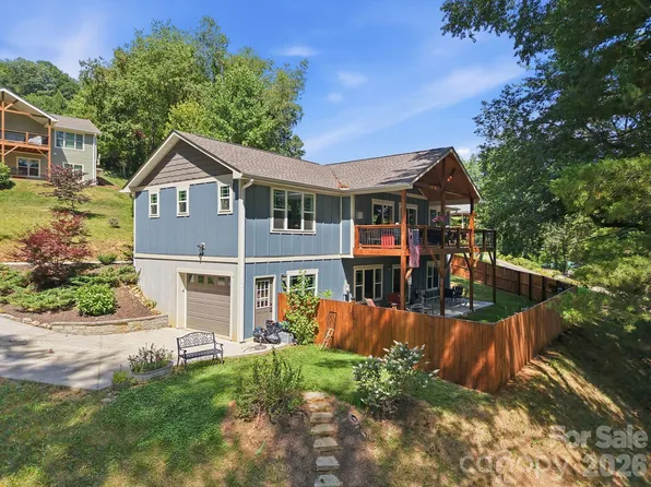 34 Aster Ridge Dr, Waynesville, NC 28786