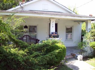 719 Silk Ln, Fayetteville, NC 28301