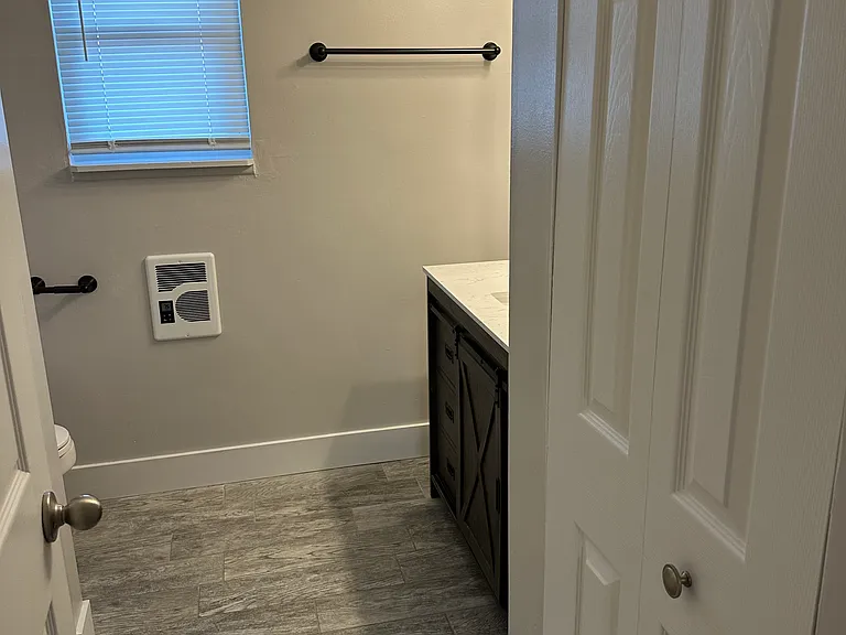 3669 Inverness St — Photo 9
