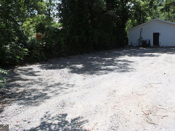 2nd image of 3937 Log Cabin Dr