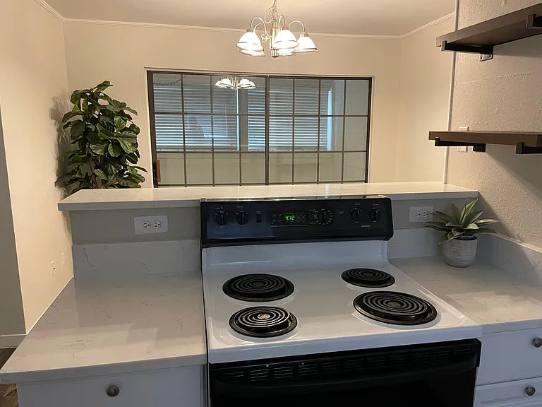 1510 W North Loop Blvd #713 — Photo 4