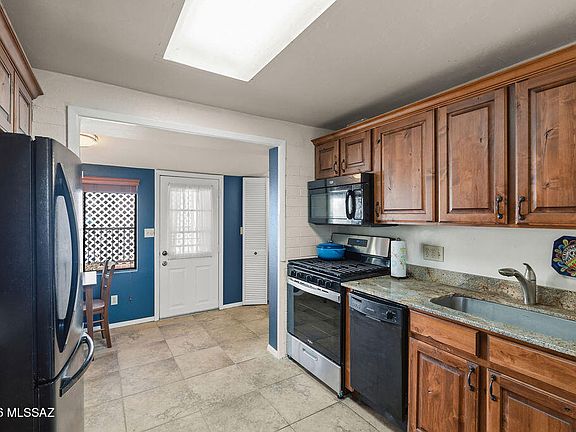 4th image of 302 S Paseo Aguila #A