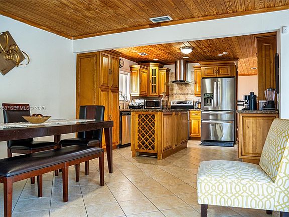 4th image of 9420 SW 212th Ter