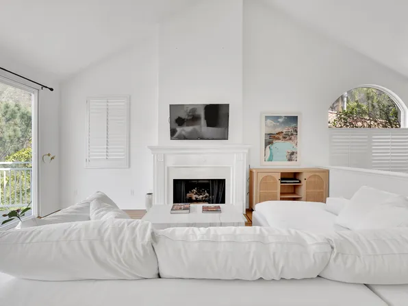 704 Palisades Dr, Pacific Palisades, CA 90272