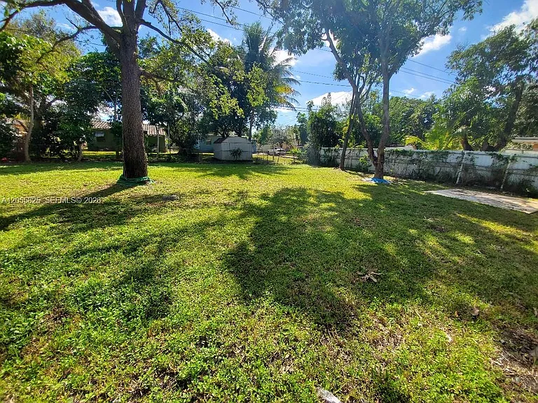 1050 NW 127th St — Photo 16
