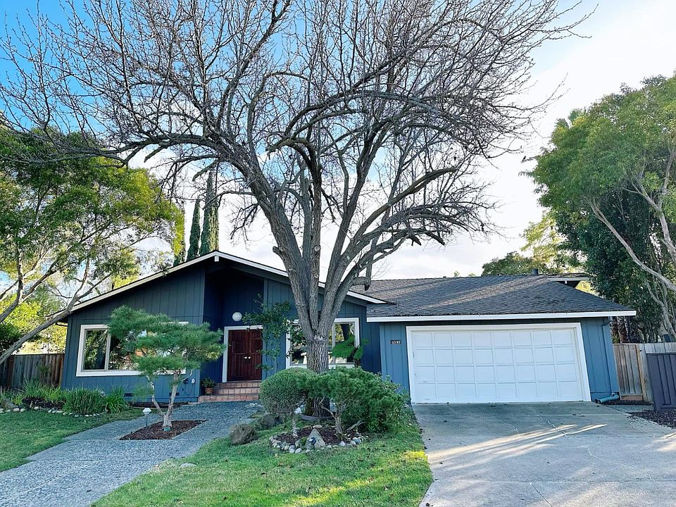 2nd image of 12192 Marilla Dr