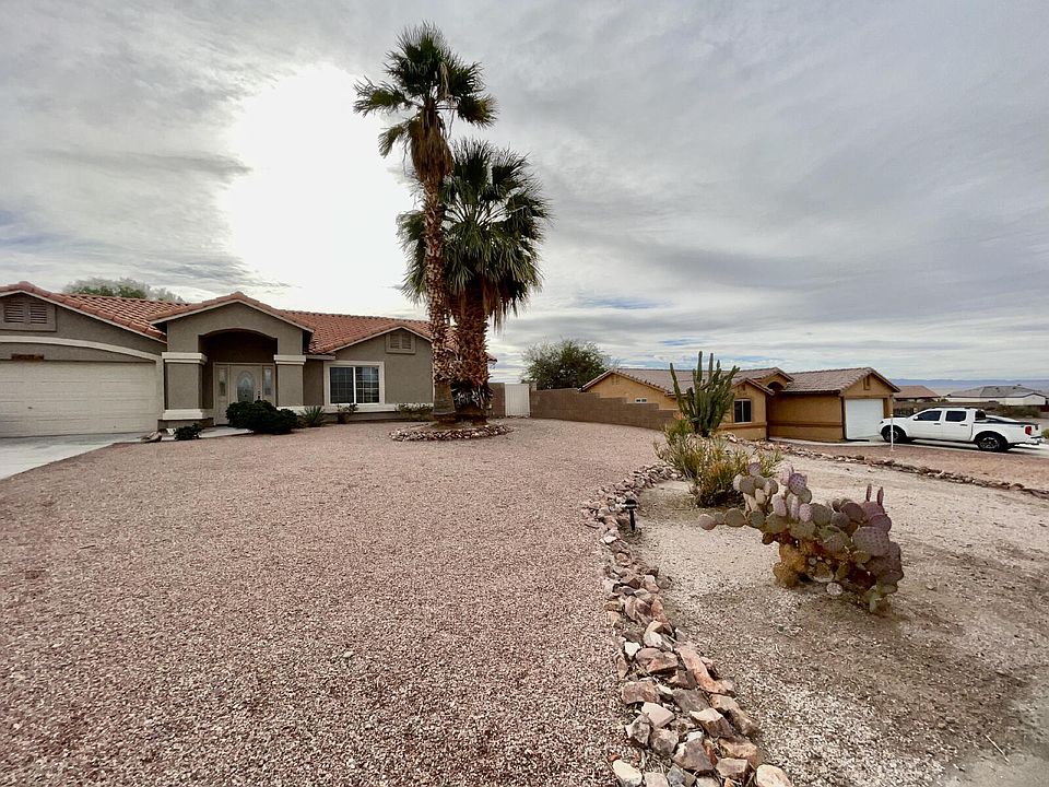 1st image of 2138 E Amber Dr