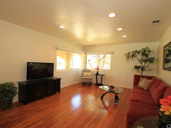 3rd image of 2800 Spreckels Ln