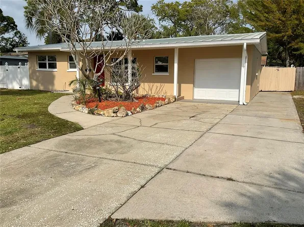 4961 Venetian Blvd NE, Saint Petersburg, FL 33703