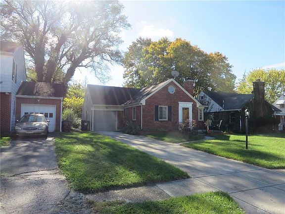 3rd image of 806 Golfview Ave