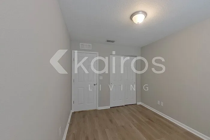 1349 Mull St — Photo 19
