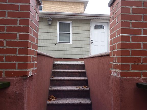 5th image of 47-18 Ditmars Blvd