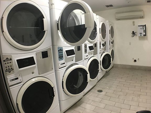 3rd image of 1433 Dekalb Ave APT 5B