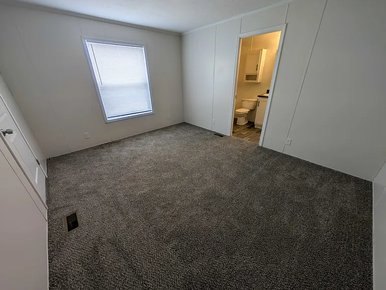 38000 Le Chateau Blvd #402 — Photo 13