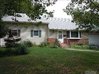 1st image of 35 Teaneck Dr