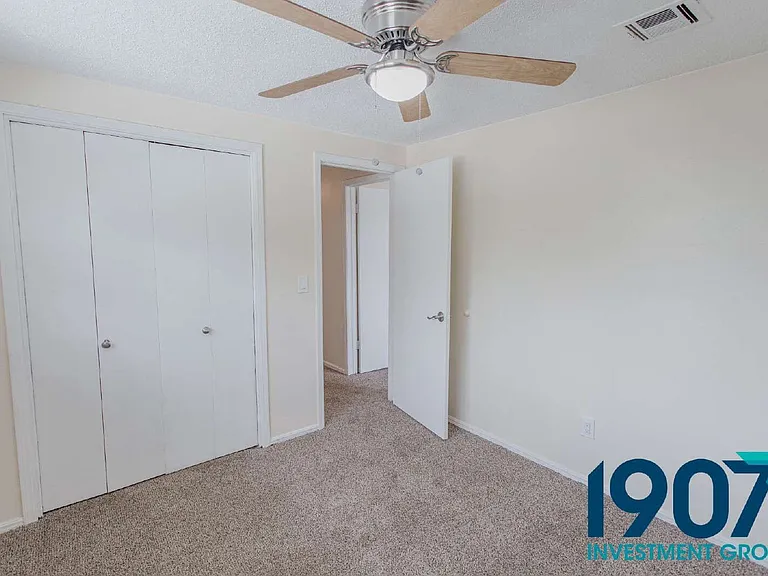 9212 S McKinley Ave — Photo 24