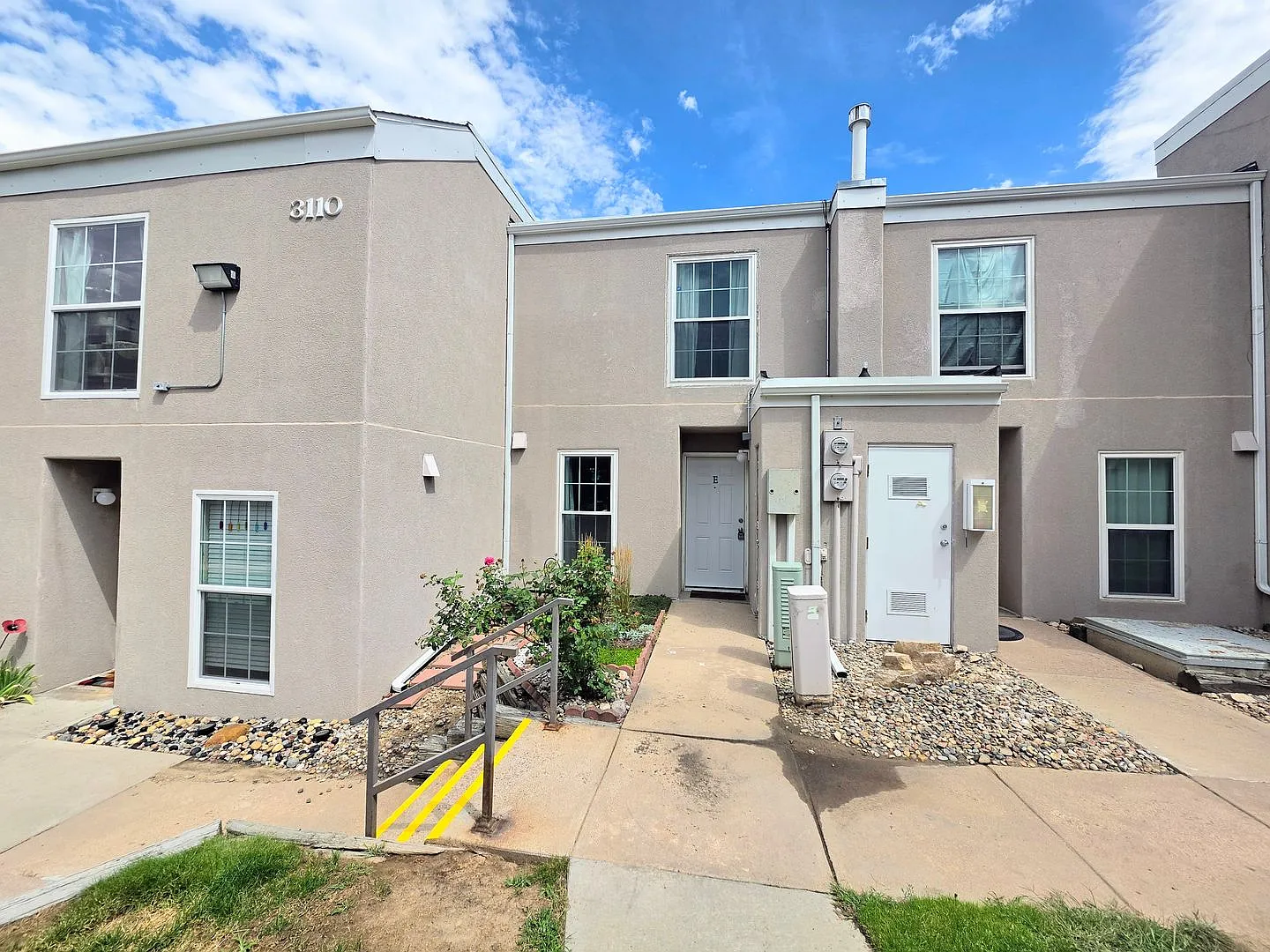 Utilities Included! Charming 2-Bed, 2-Bath Condo in Colorado Springs — Photo 2