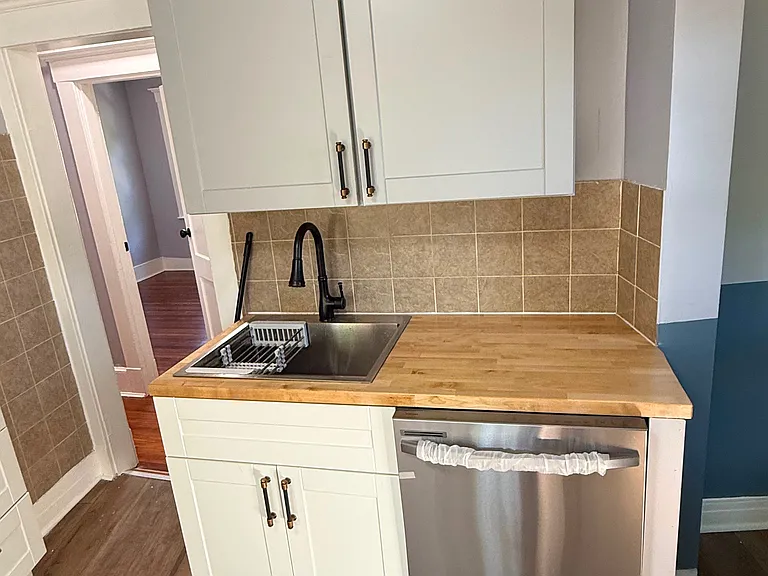 22 W Spring St #2 — Photo 9