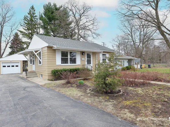 2207 Emmaus Ave, Zion, IL 60099