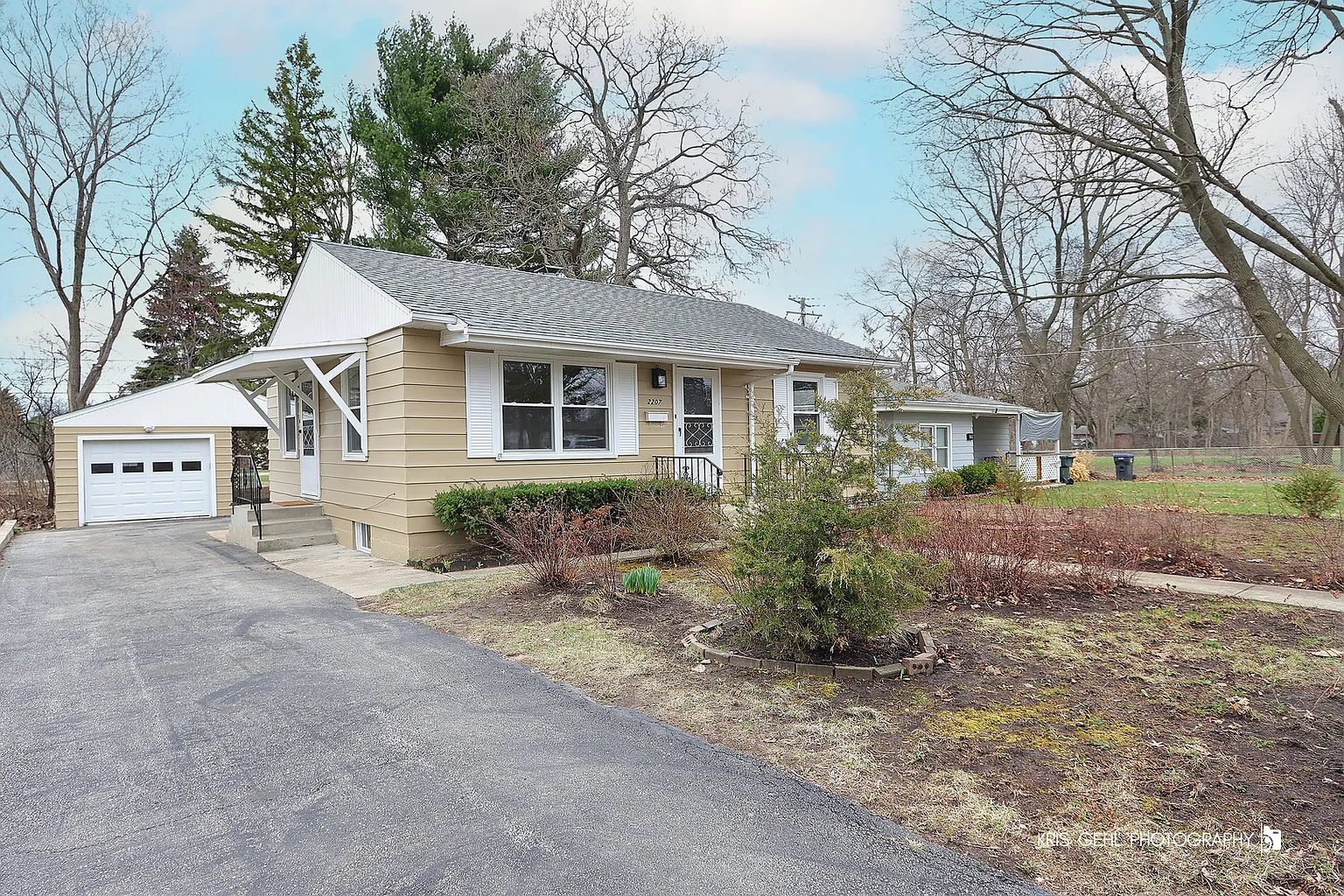 2207 Emmaus Ave photo 1