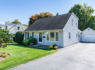 36 Old Barn Rd S, Stamford, CT 06905