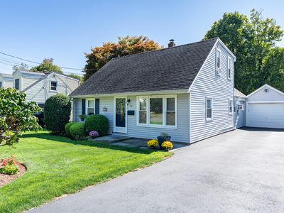 36 Old Barn Road South, Stamford, CT, 06905