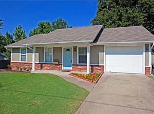 849 S Cherry Ln, Fayetteville, AR 72701