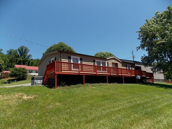 4th image of 168 Highland St