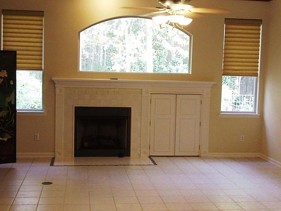 2nd image of 713 Greystone Ln