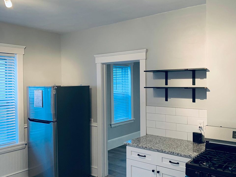 1st image of 1618 Lakewood Ave #2
