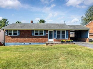 907 Country Club Rd, Harrisonburg, VA 22802