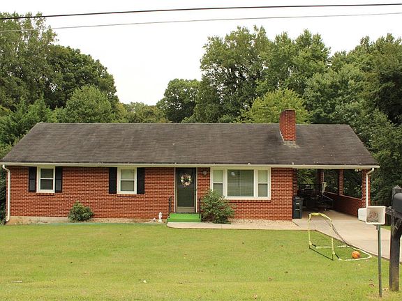 2nd image of 1404 Nelson Dr