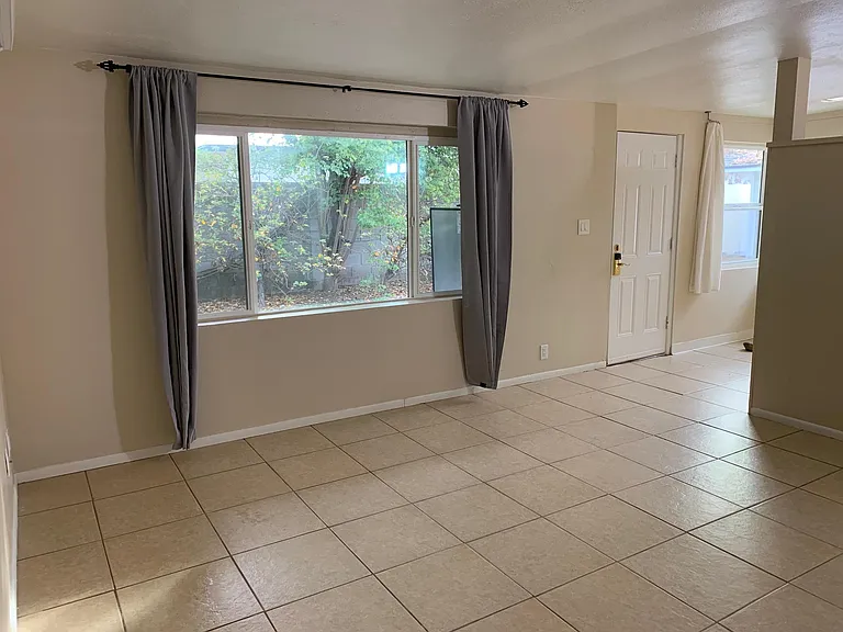 830 E Maryland Ave #3 — Photo 5