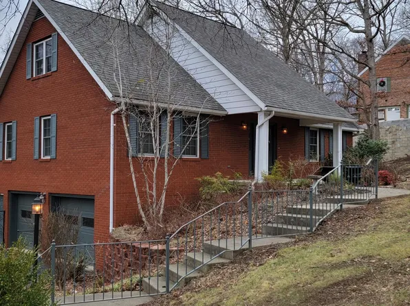 3861 Leighwood Dr, Ashland, KY 41102