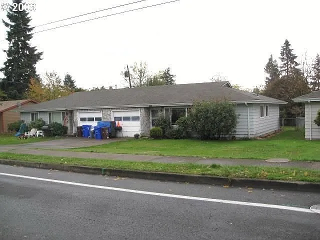 16620 E Burnside St photo 1