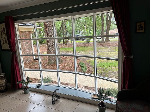 4th image of 2511 Edgewater Dr