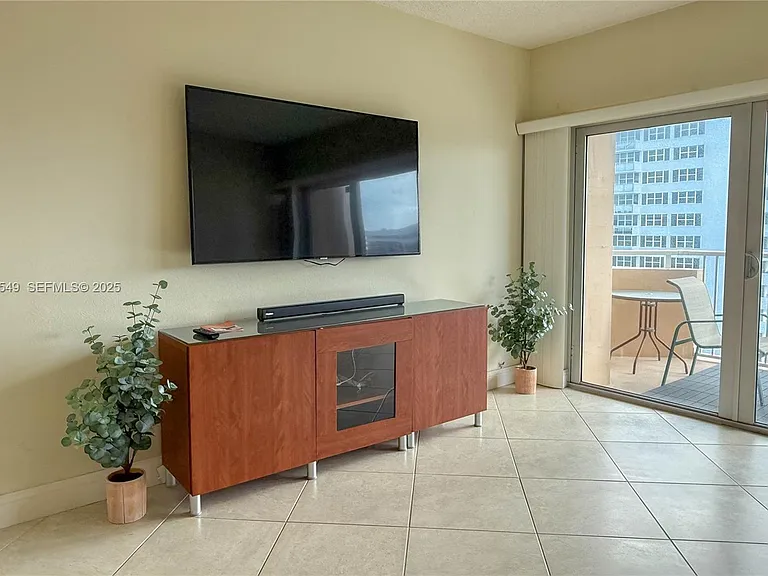 1980 S Ocean Dr #11N — Photo 7