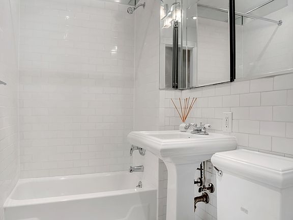 4th image of 336 E 81st St APT 5C