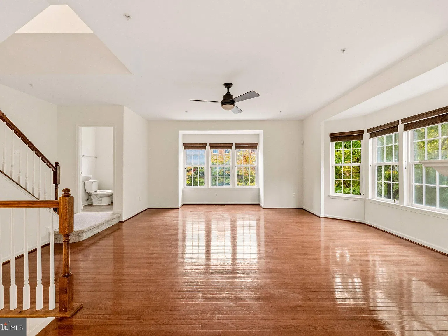 3 bed, 4.0 bath, 2548 sqft, $3,600 — Photo 3