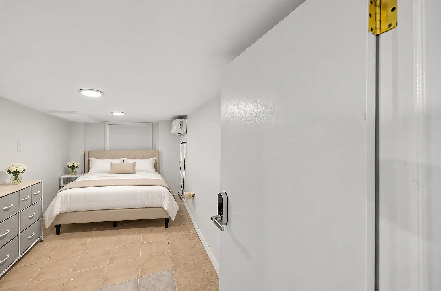 5 bed, 2614 sqft, $950 — Photo 1