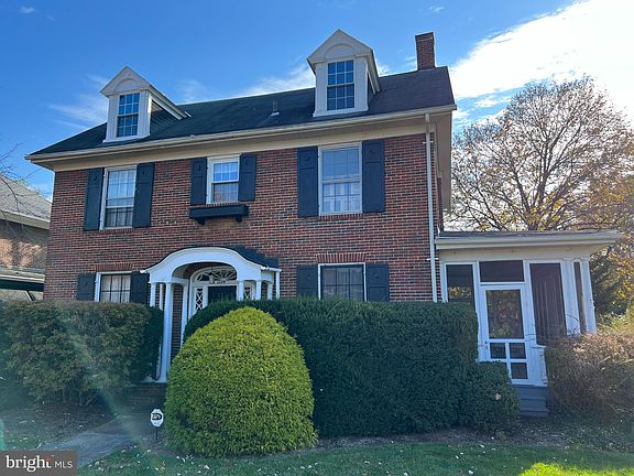 2nd image of 1102 Oak Hill Ave