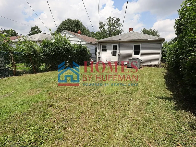 1525 Monroe Ave — Photo 13