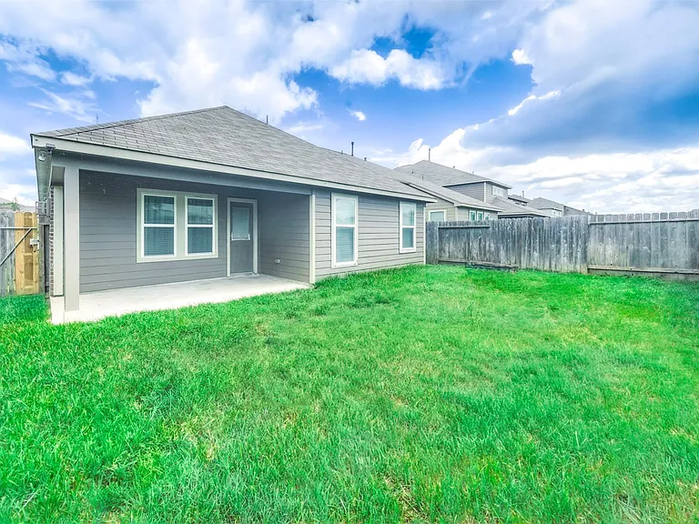 2311 Bright Sunrise Trl — Photo 23