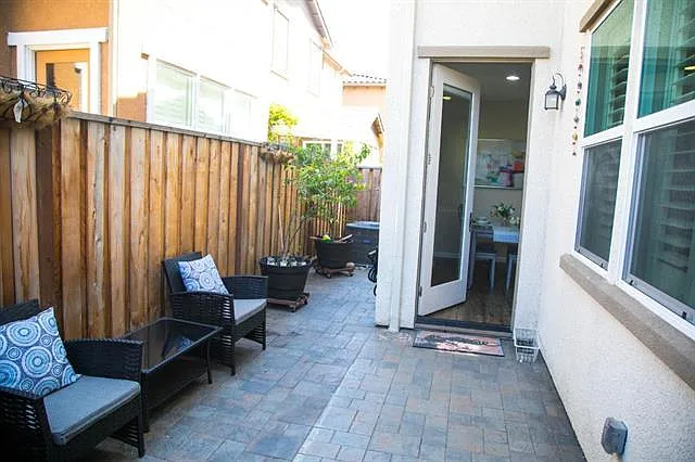 1048 Flurry Dr — Photo 10