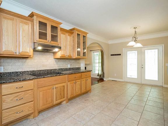 5th image of 1409 Lost Hollow Ln