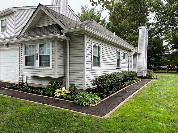 2nd image of 1409 Sara Cir