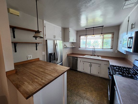 4th image of 3742 Crete St