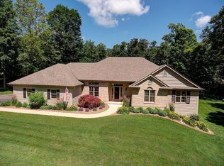 1911 Conestoga Ct, Richfield, WI 53076