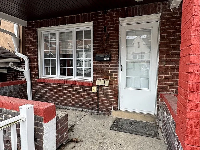 209 Chesterfield Rd — Photo 2