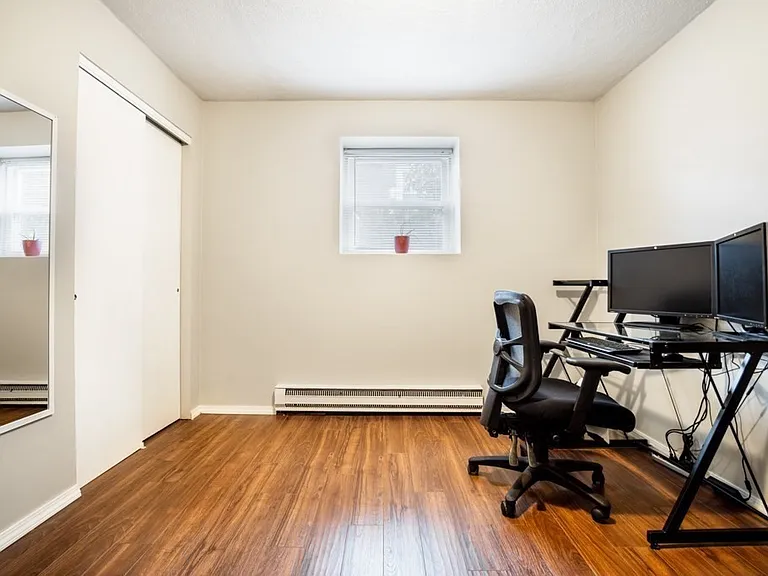 297 Main St #5 — Photo 4